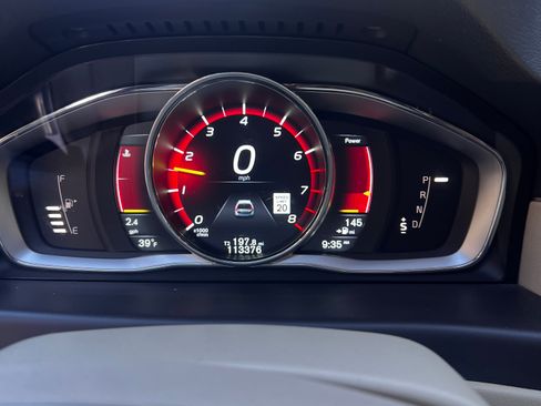 Used 2015 Volvo XC70 T6 Platinum image 9