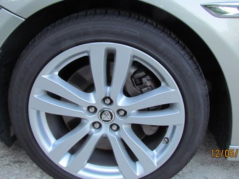 Used 2011 Jaguar XJ L RWD image 15