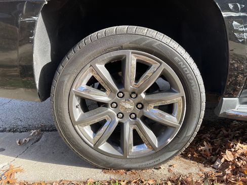 Used 2016 Chevrolet Suburban LTZ image 13