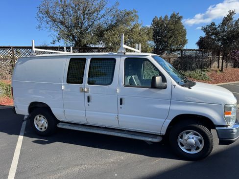 Used 2012 Ford E-250 and Econoline 250 w/ PWR Group image 2