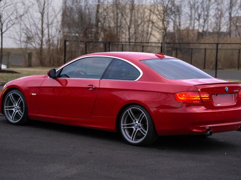 Used 2011 BMW 335i Coupe w/ Convenience Pkg image 4