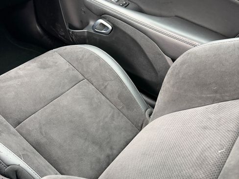 Used 2023 Dodge Challenger GT w/ Plus Package image 6