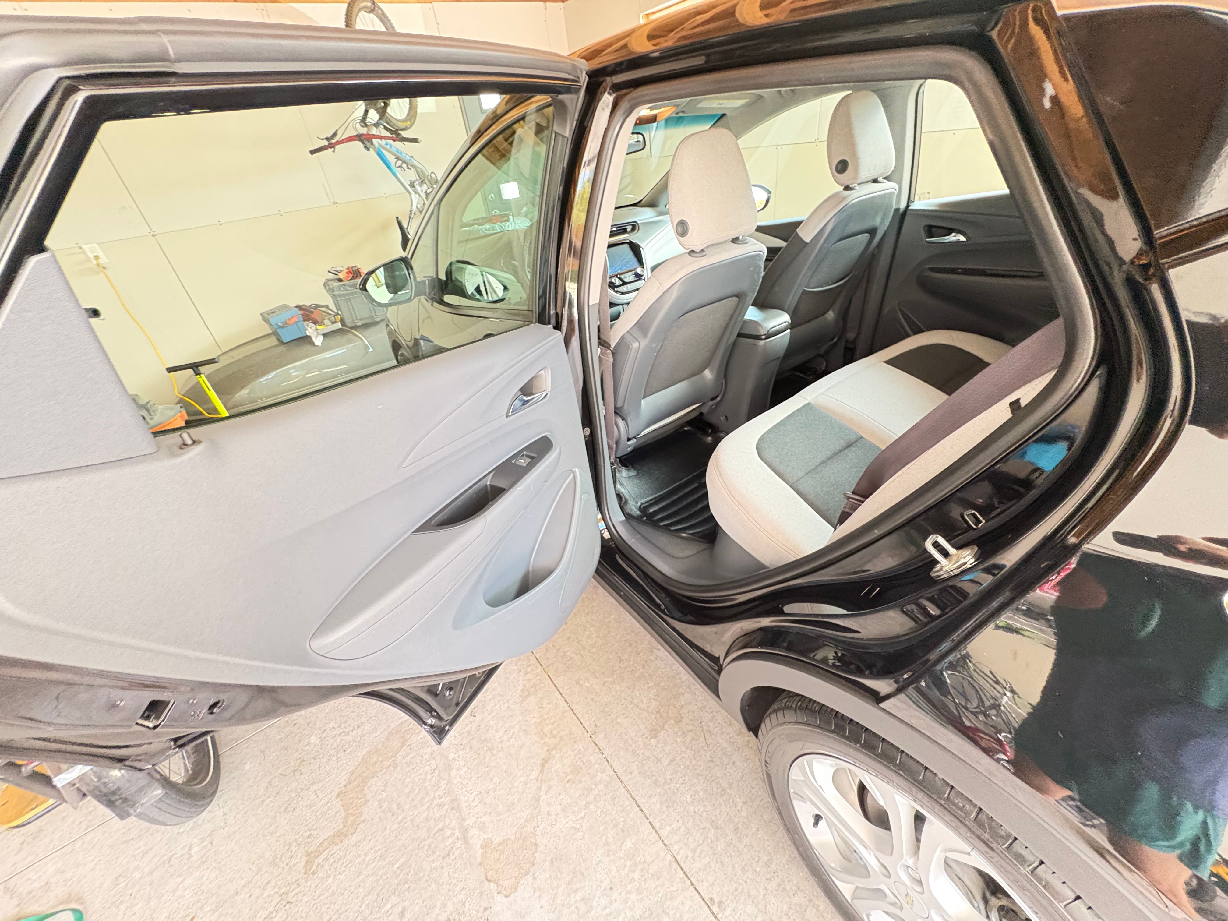 Used 2017 Chevrolet Bolt LT FWD image 30