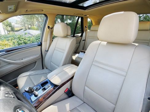 Used 2011 BMW X5 xDrive35i image 4