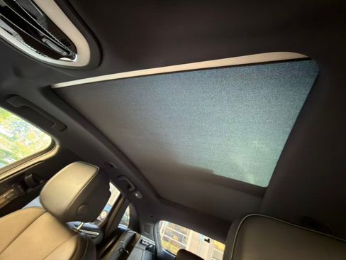 Used 2024 Porsche Macan Turbo image 5