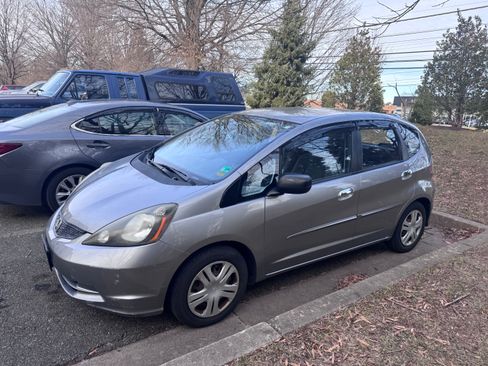 Used 2010 Honda Fit image 1