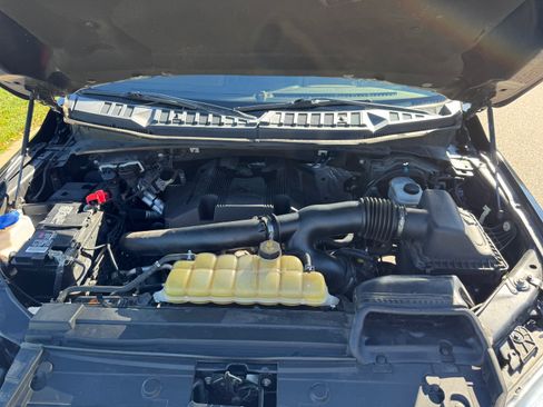 Used 2019 Ford F150 Lariat w/ Equipment Group 501A Mid image 24