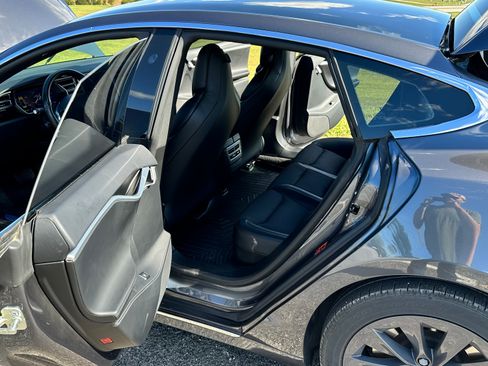 Used 2018 Tesla Model S 75D image 17