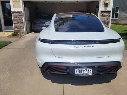 Used 2020 Porsche Taycan Turbo S image 13