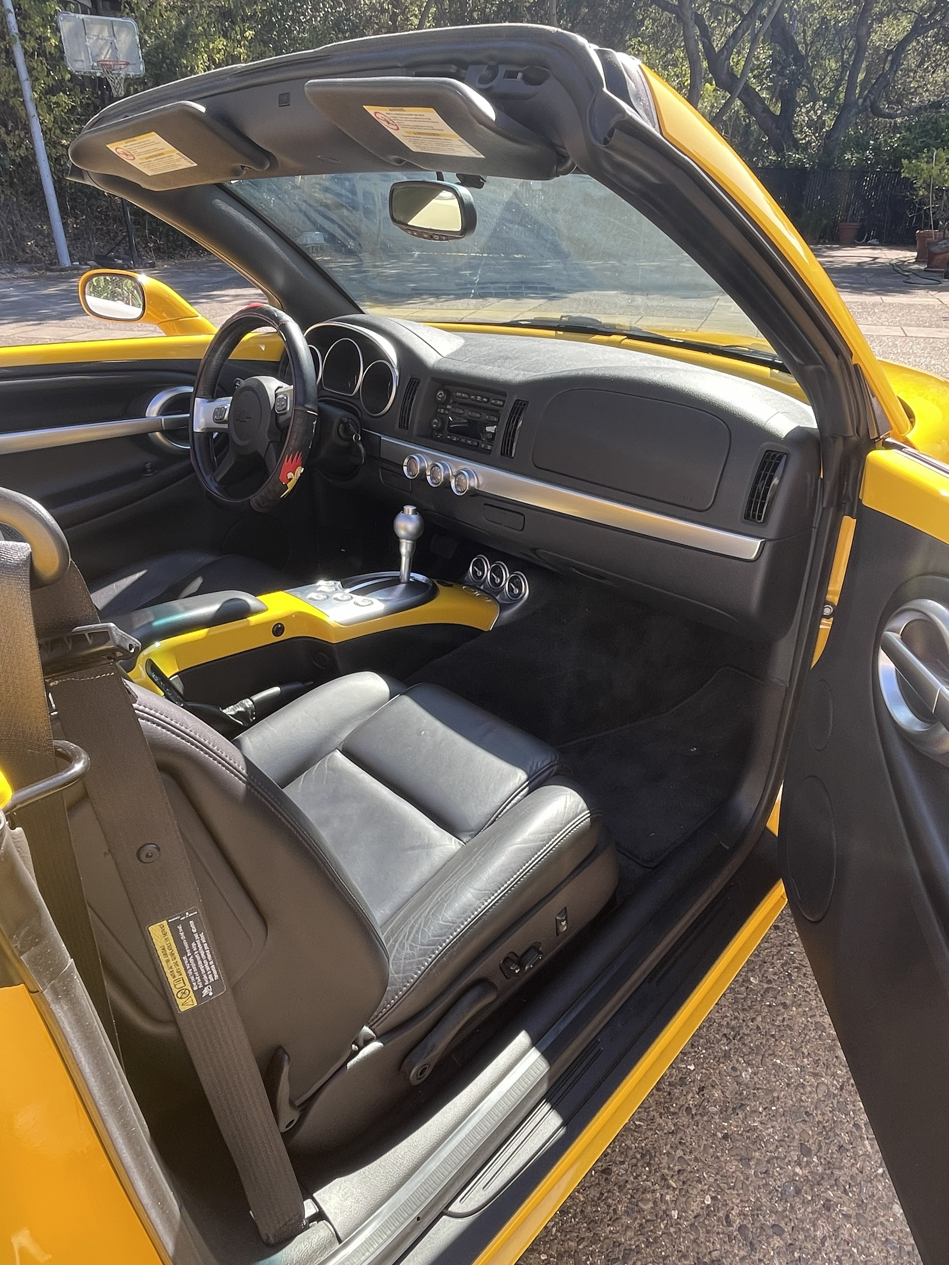 Used 2005 Chevrolet SSR w/ Preferred Equipment Group RWD image 18