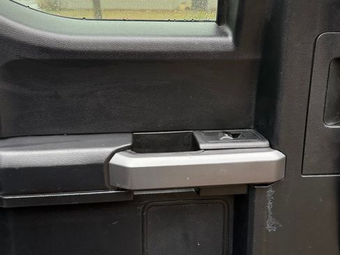 Used 2015 Ford F150 XLT w/ Equipment Group 302A Luxury image 12