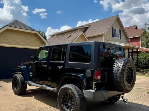 Used 2017 Jeep Wrangler Unlimited Sahara w/ Max Tow Package image 4