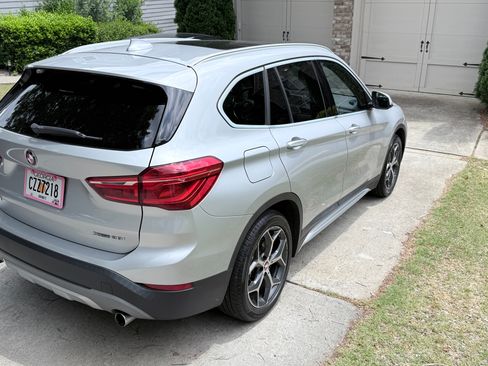 Used 2018 BMW X1 sDrive28i w/ Convenience Package FWD image 9