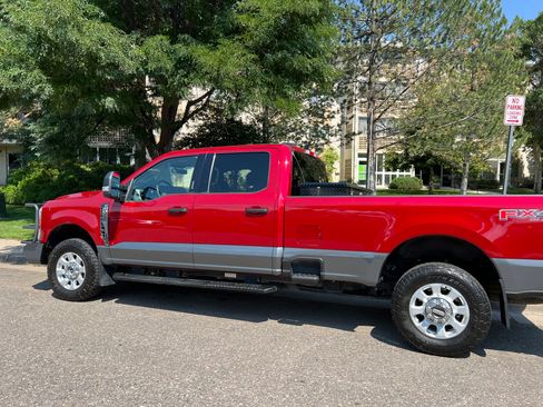 Used 2023 Ford F350 XLT image 4
