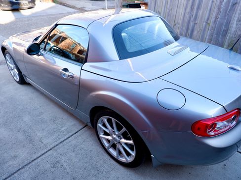 Used 2012 MAZDA MX-5 Miata Grand Touring w/ Premium Pkg image 9