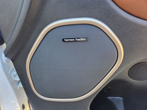 Used 2017 Jeep Grand Cherokee Summit image 15