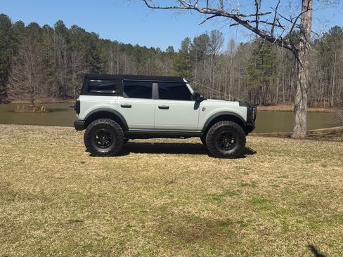 Used 2022 Ford Bronco Badlands image 17