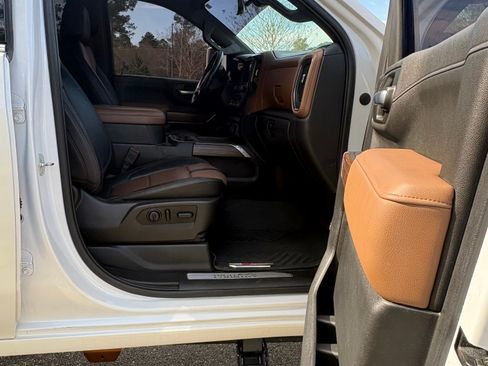 Used 2021 Chevrolet Silverado 2500 High Country w/ Z71 Off-Road Package image 10