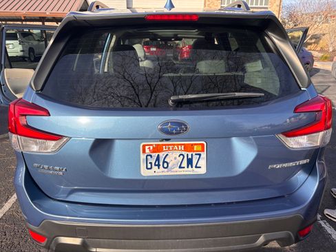 Used 2023 Subaru Forester Premium image 21