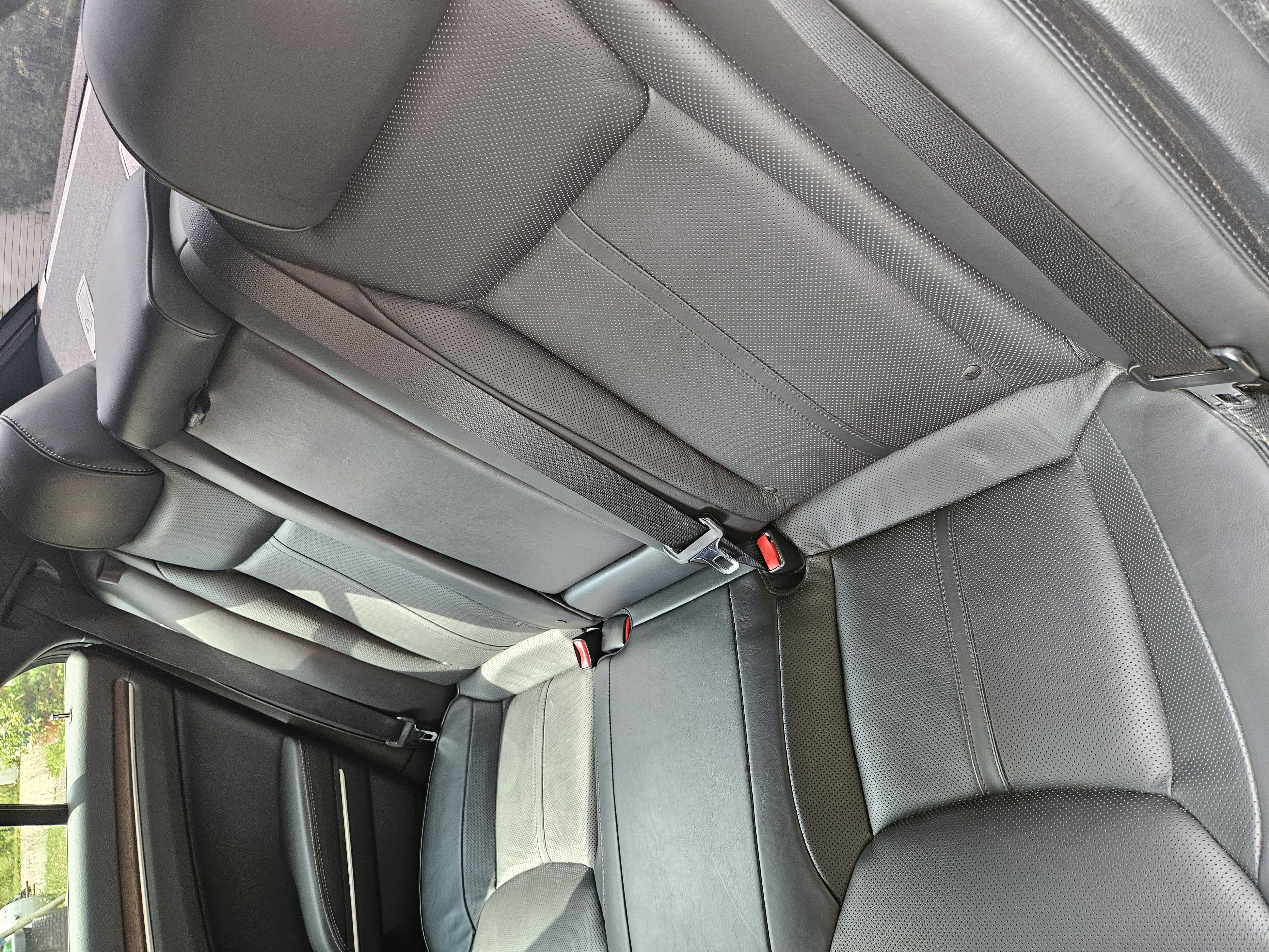 Used 2012 Chrysler 300 Limited w/ 300 Luxury Series Pkg RWD image 8