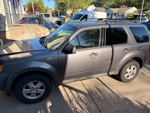Used 2011 Ford Escape XLT w/ 202A Rapid Spec Order Code FWD image 4