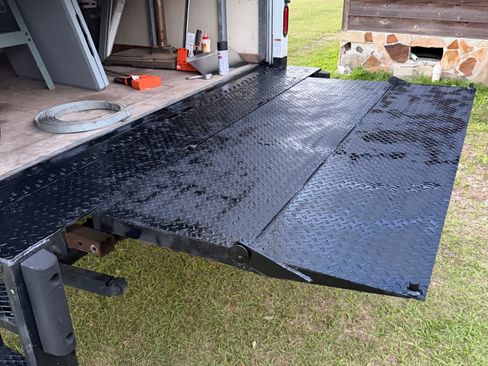 Used 2018 Ford E-450 and Econoline 450 Super Duty w/ Power Windows & Locks Group image 12