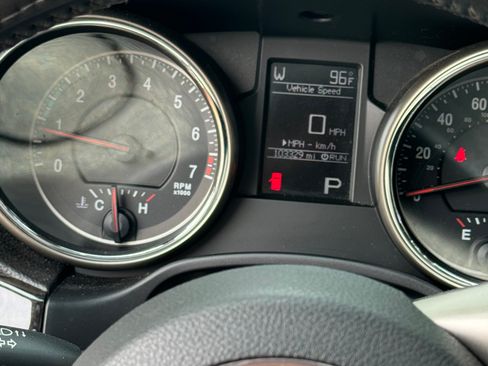Used 2012 Jeep Grand Cherokee Laredo AWD/4WD image 9