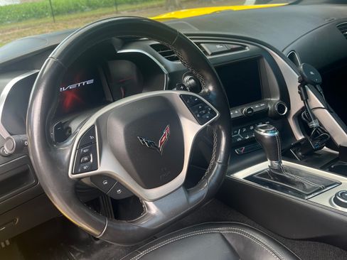 Used 2019 Chevrolet Corvette Stingray Coupe w/ 1LT RWD image 11
