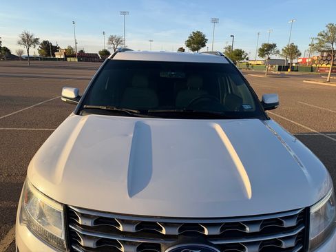 Used 2017 Ford Explorer Limited image 6