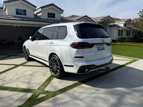 Used 2026 BMW X7 xDrive40i w/ Executive Package image 9