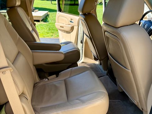 Used 2009 Cadillac Escalade AWD image 26