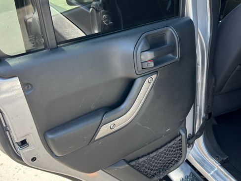 Used 2018 Jeep Wrangler Unlimited Sport S image 12