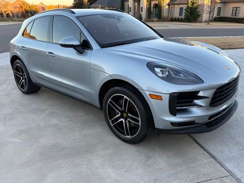 Used 2021 Porsche Macan image 2