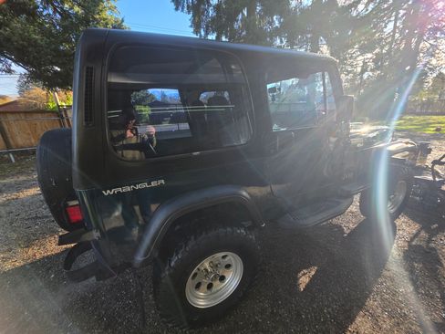 Used 1995 Jeep Wrangler Rio Grande image 2