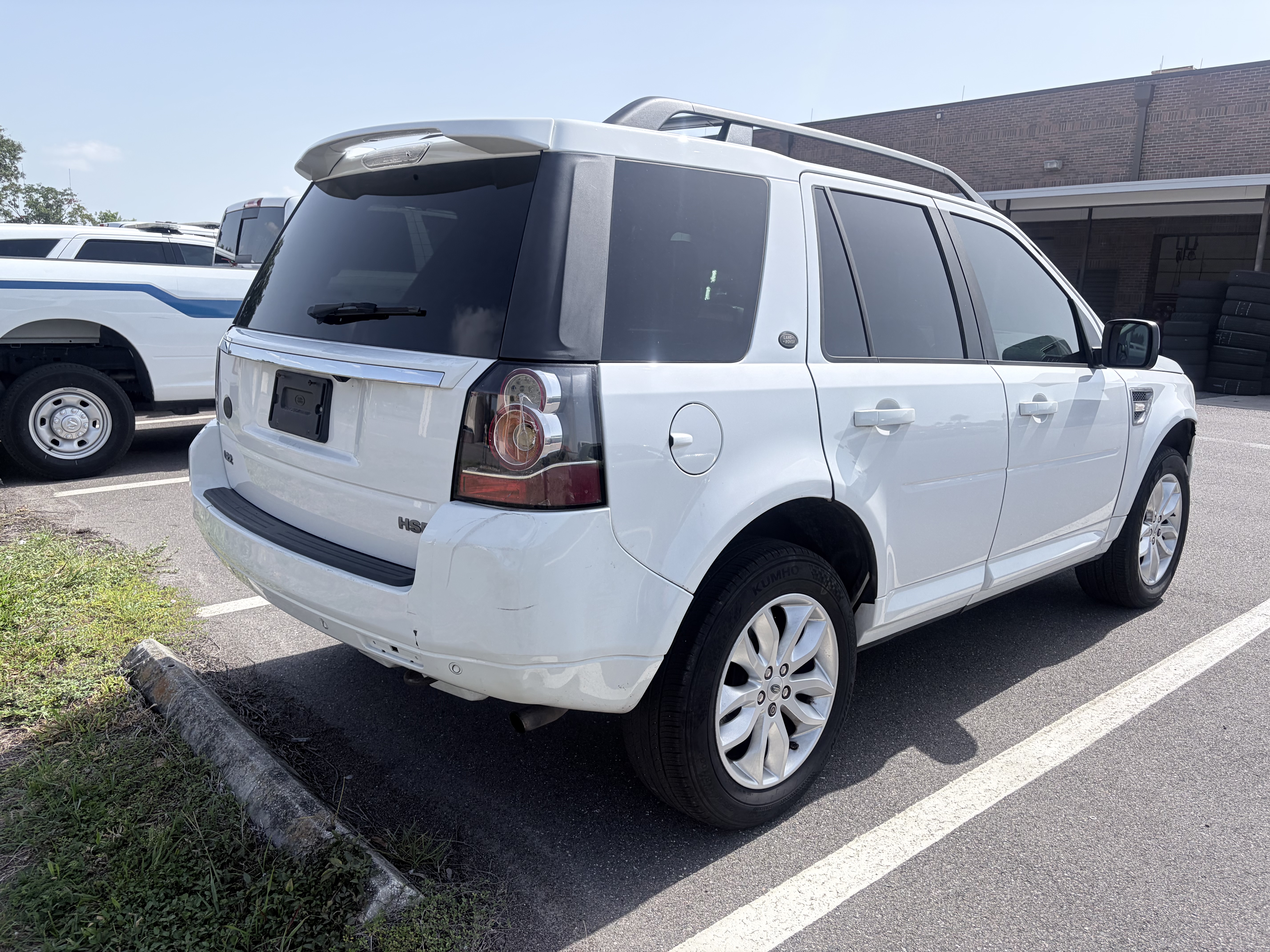 Used 2014 Land Rover LR2 HSE AWD/4WD image 10