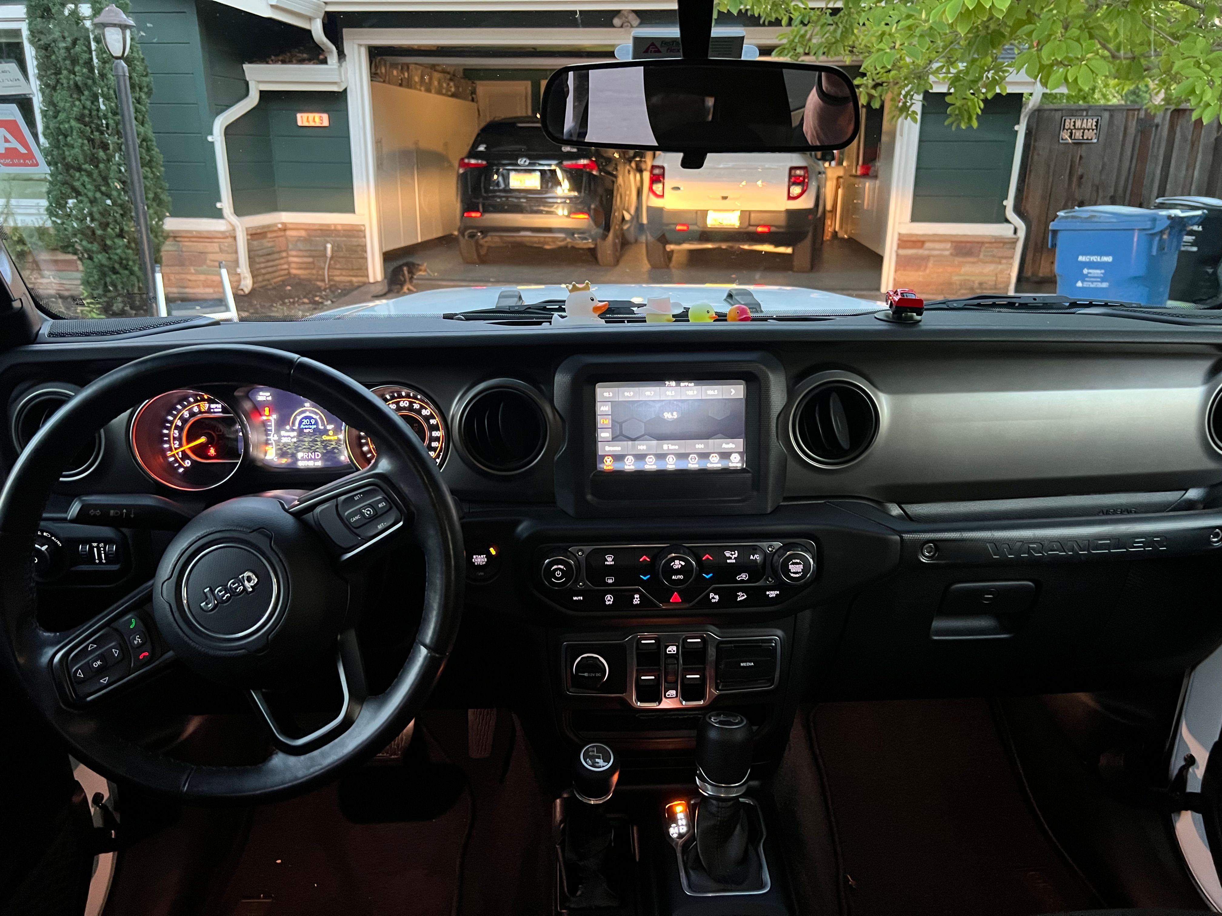 Used 2018 Jeep Wrangler Unlimited Sport S AWD/4WD image 11