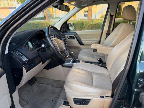 Used 2013 Land Rover LR2 AWD/4WD image 12