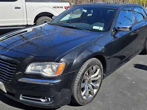 Used 2014 Chrysler 300 S image 4