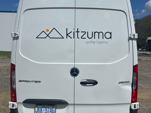 Used 2021 Mercedes-Benz Sprinter 2500 image 5