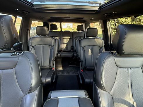 Used 2024 Jeep Wagoneer Series II w/ Convenience Group I image 16