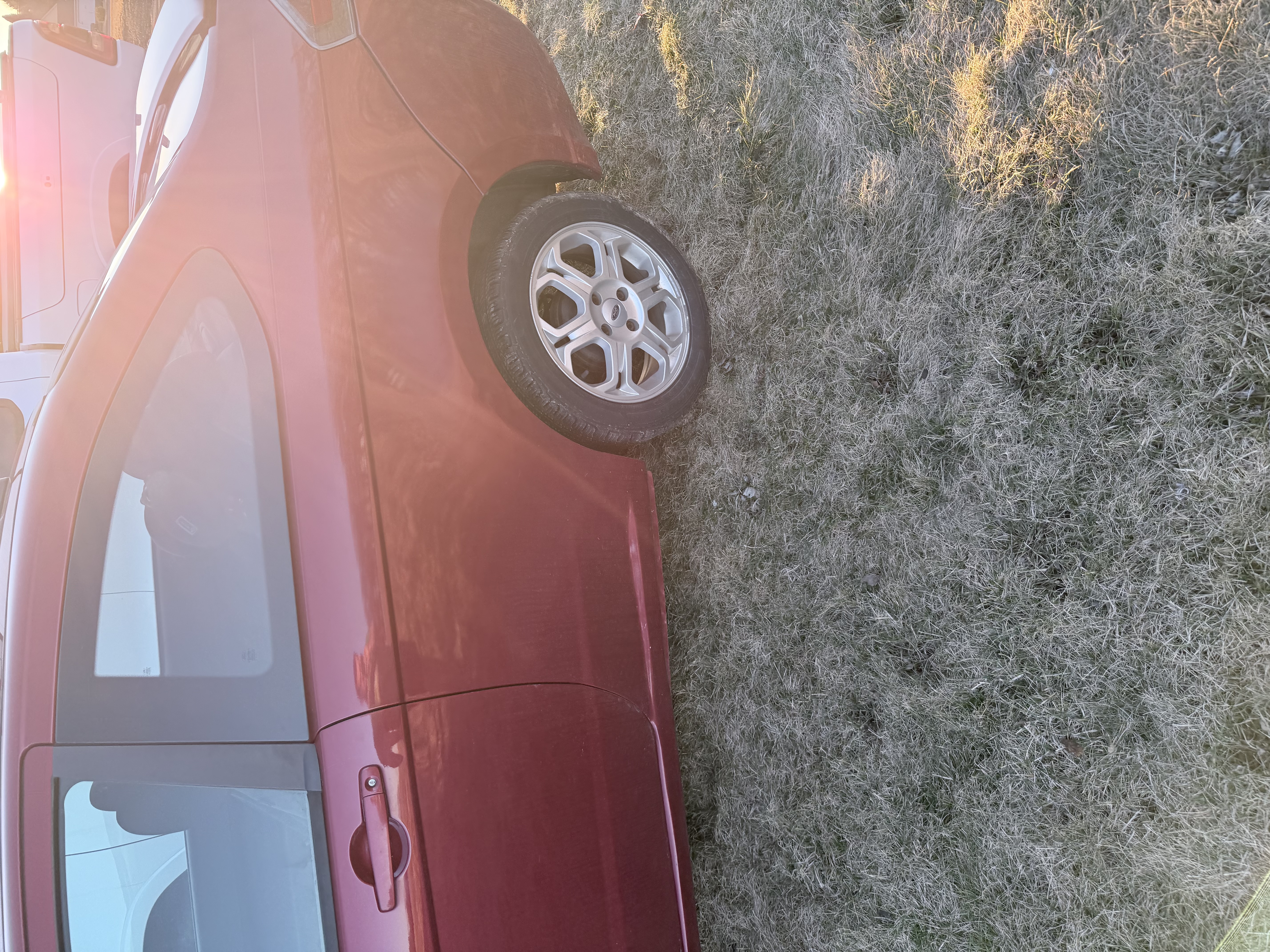 Used 2010 Ford Focus SE FWD image 5