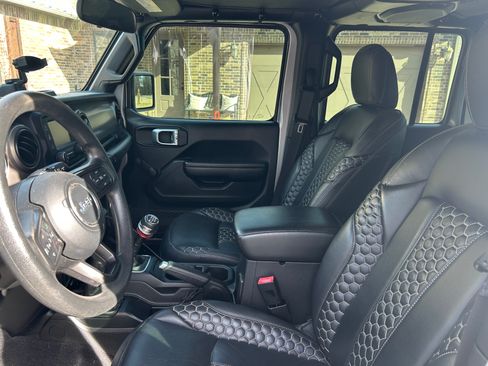 Used 2020 Jeep Wrangler Unlimited Sport image 14