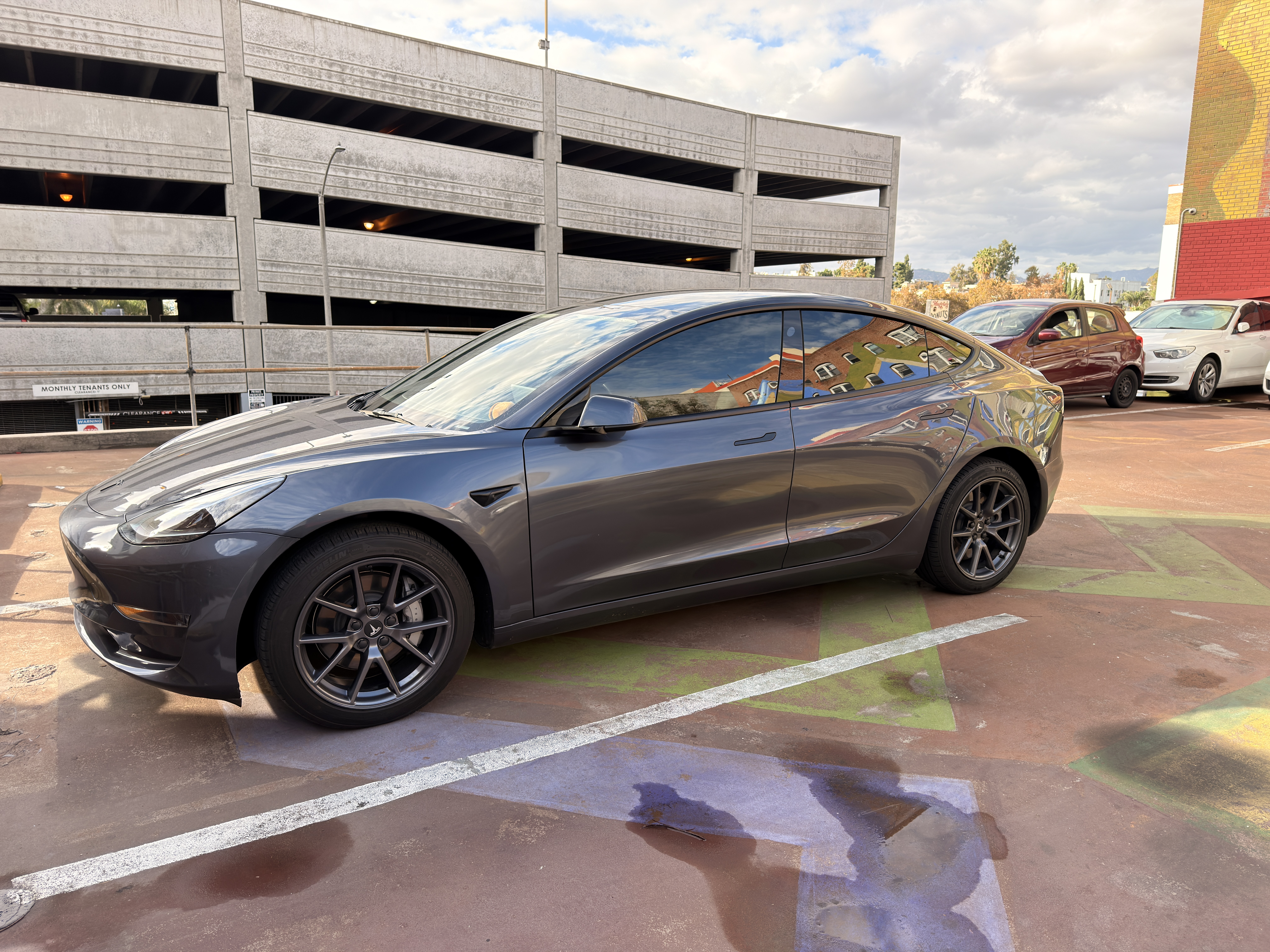 Used 2023 Tesla Model 3 Standard Range RWD image 1
