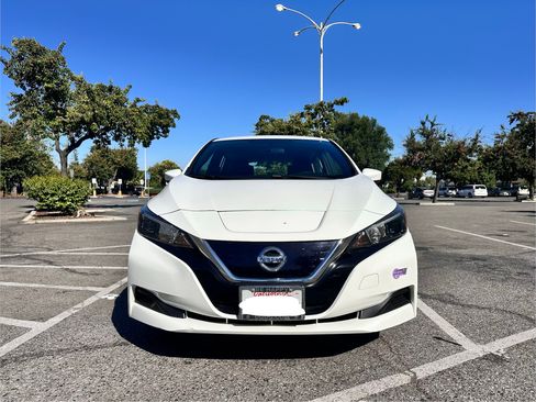 Used 2019 Nissan Leaf S w/ S Charge Package FWD image 2