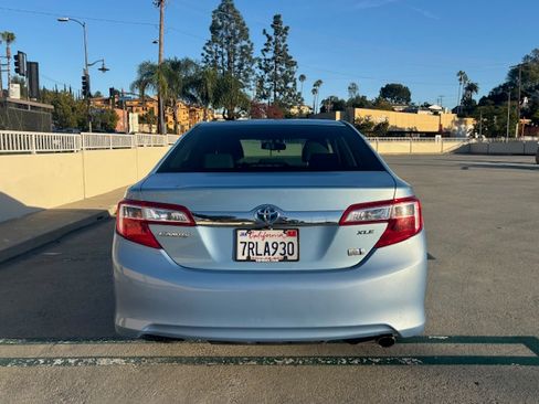 Used 2014 Toyota Camry XLE image 10