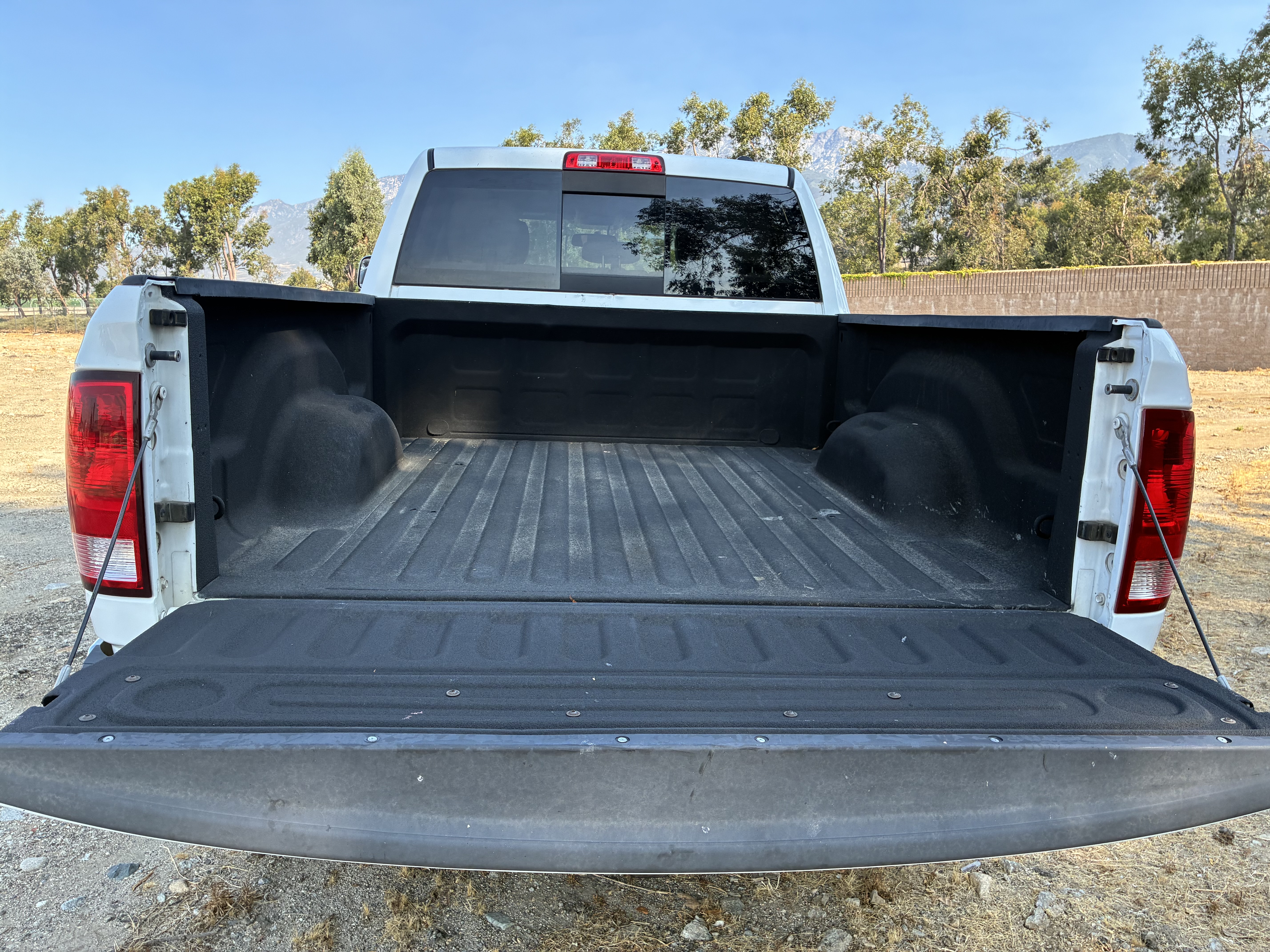 Used 2011 RAM 2500 Laramie AWD/4WD image 9