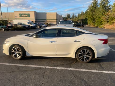 Used 2018 Nissan Maxima Platinum image 4