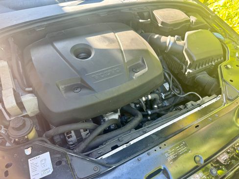 Used 2016 Volvo XC70 T5 Premier image 10