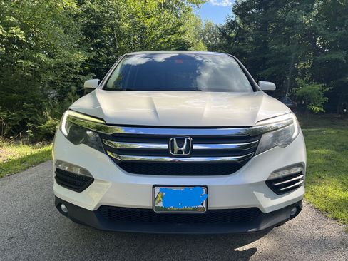 Used 2016 Honda Pilot EX image 2