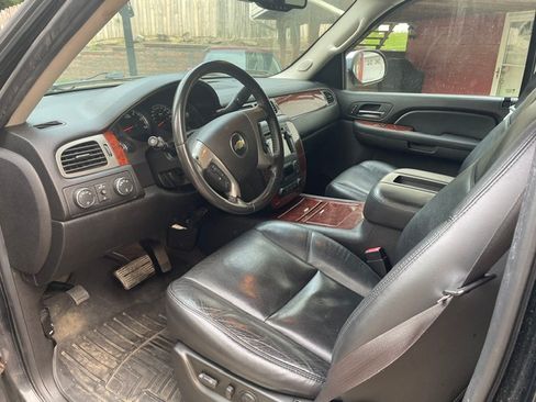 Used 2009 Chevrolet Suburban LTZ AWD/4WD image 14